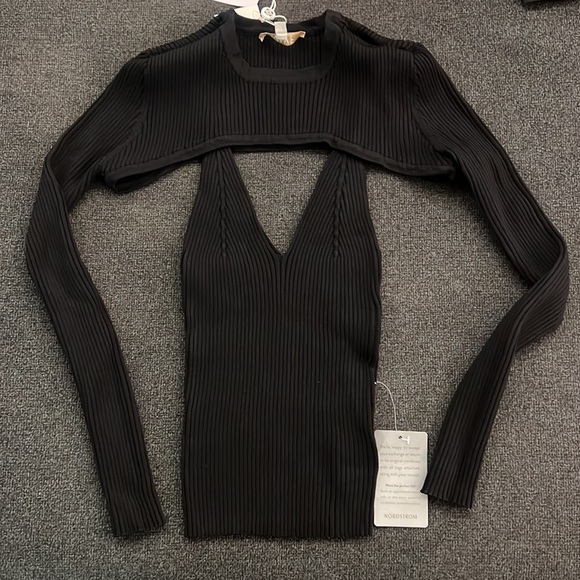 WAYF 2 piece Black V-neck Knit Long Sleeve Top 🖤 NWT XS - Picture 2 of 5